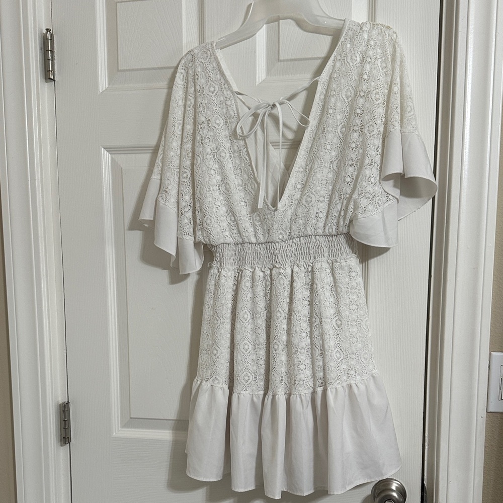 Elegant White Lace Dress - Picture 2 of 2